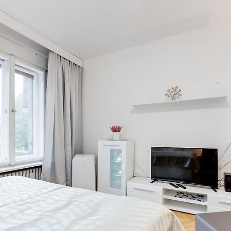 Exclusive Riverside Apartment In The Heart Of Прага Экстерьер фото