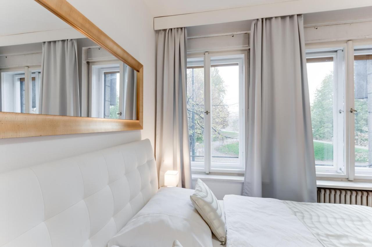 Exclusive Riverside Apartment In The Heart Of Прага Экстерьер фото