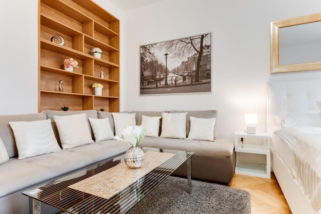 Exclusive Riverside Apartment In The Heart Of Прага Экстерьер фото